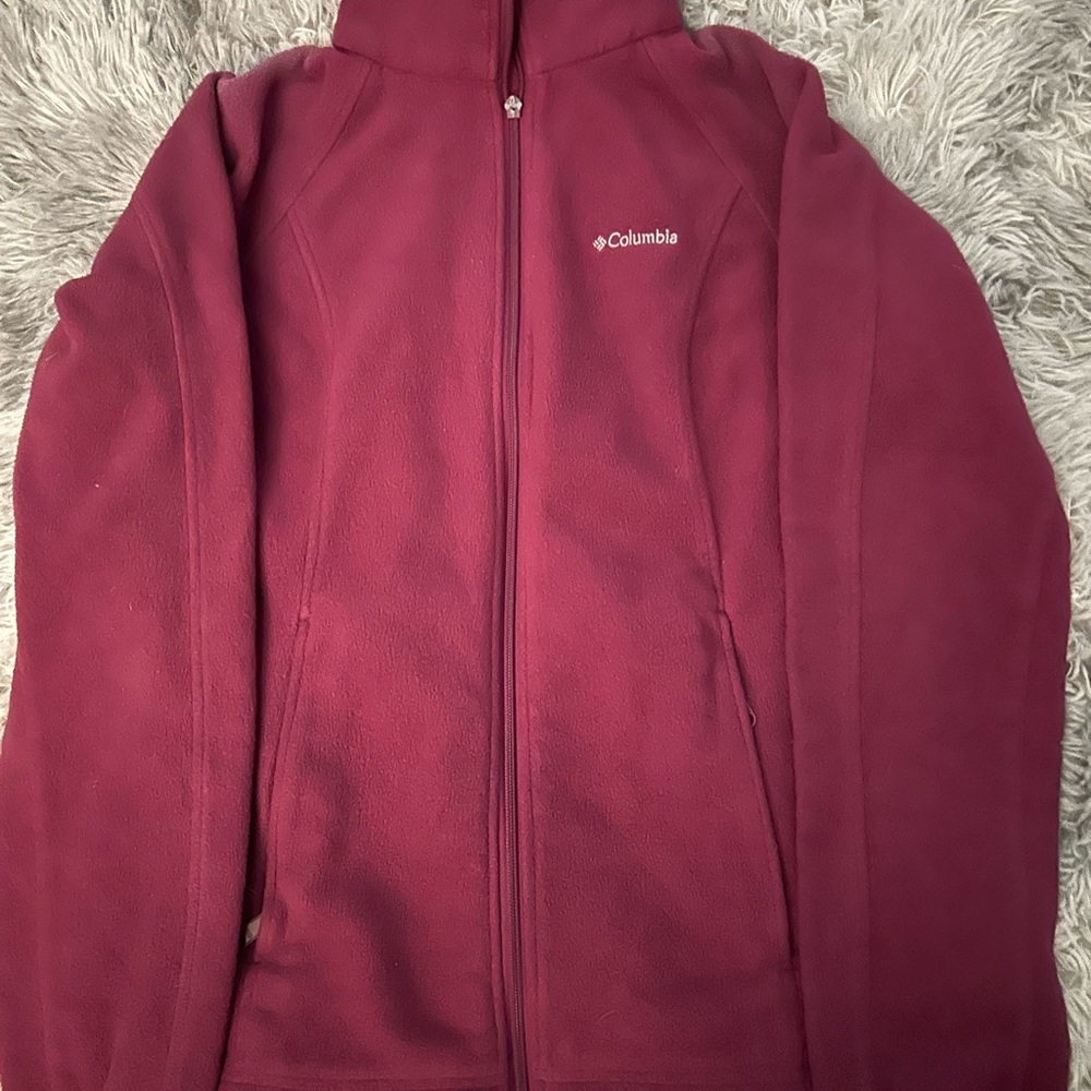 Columbia Deep Burgundy Fleece Jacket. Damaged see images